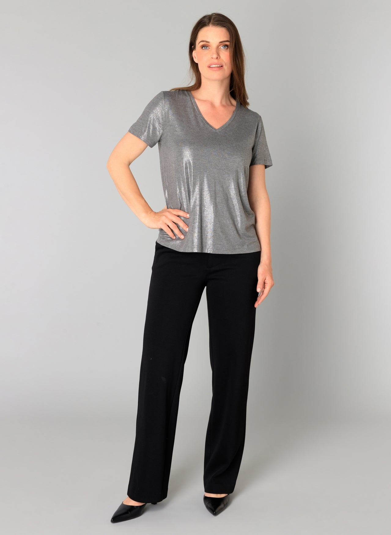 Yest - Genelia Essential glansandi "metallic" bolur