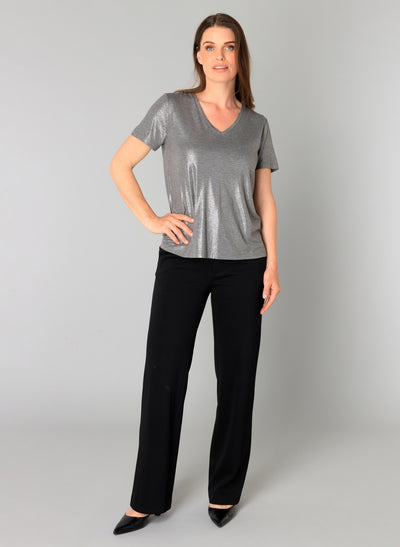 Yest - Genelia Essential glansandi "metallic" bolur