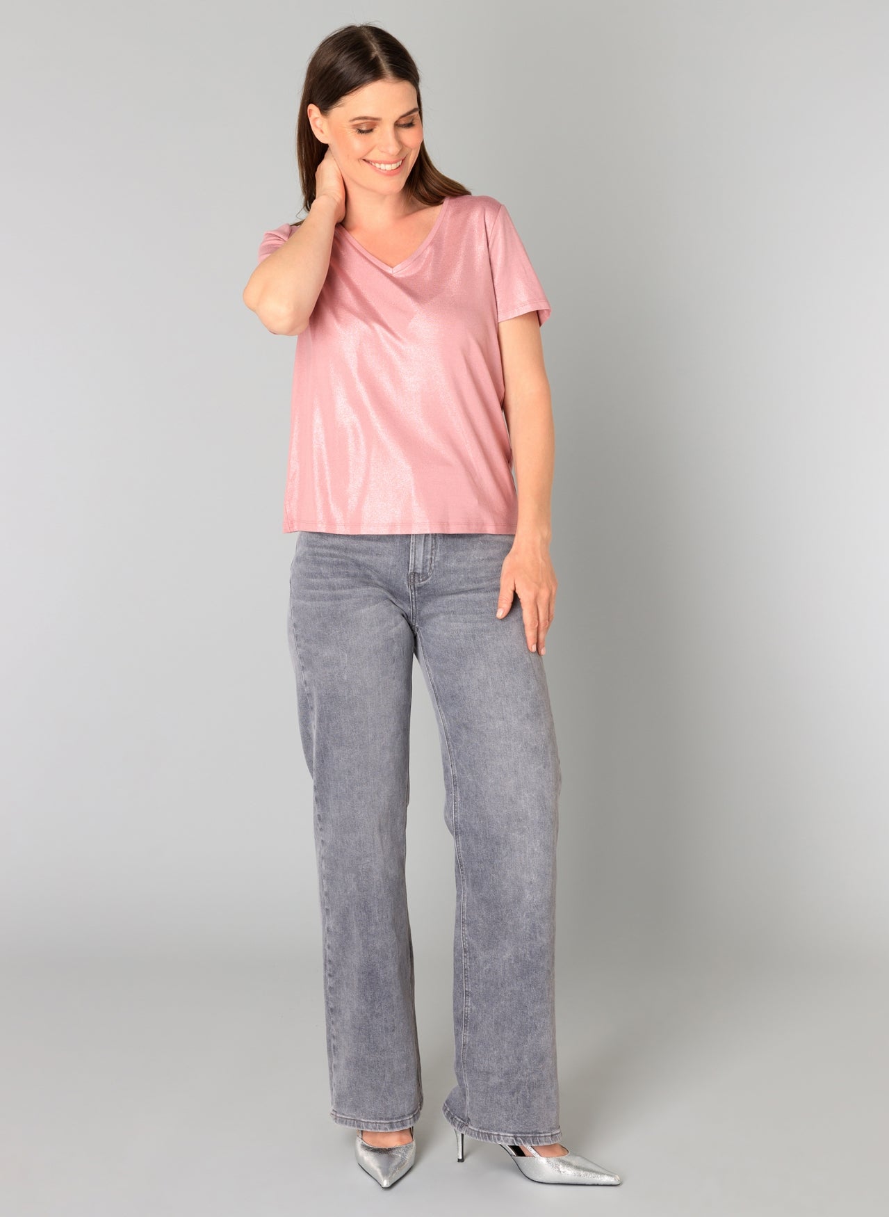 Yest - Genelia Essential glansandi "metallic" bolur