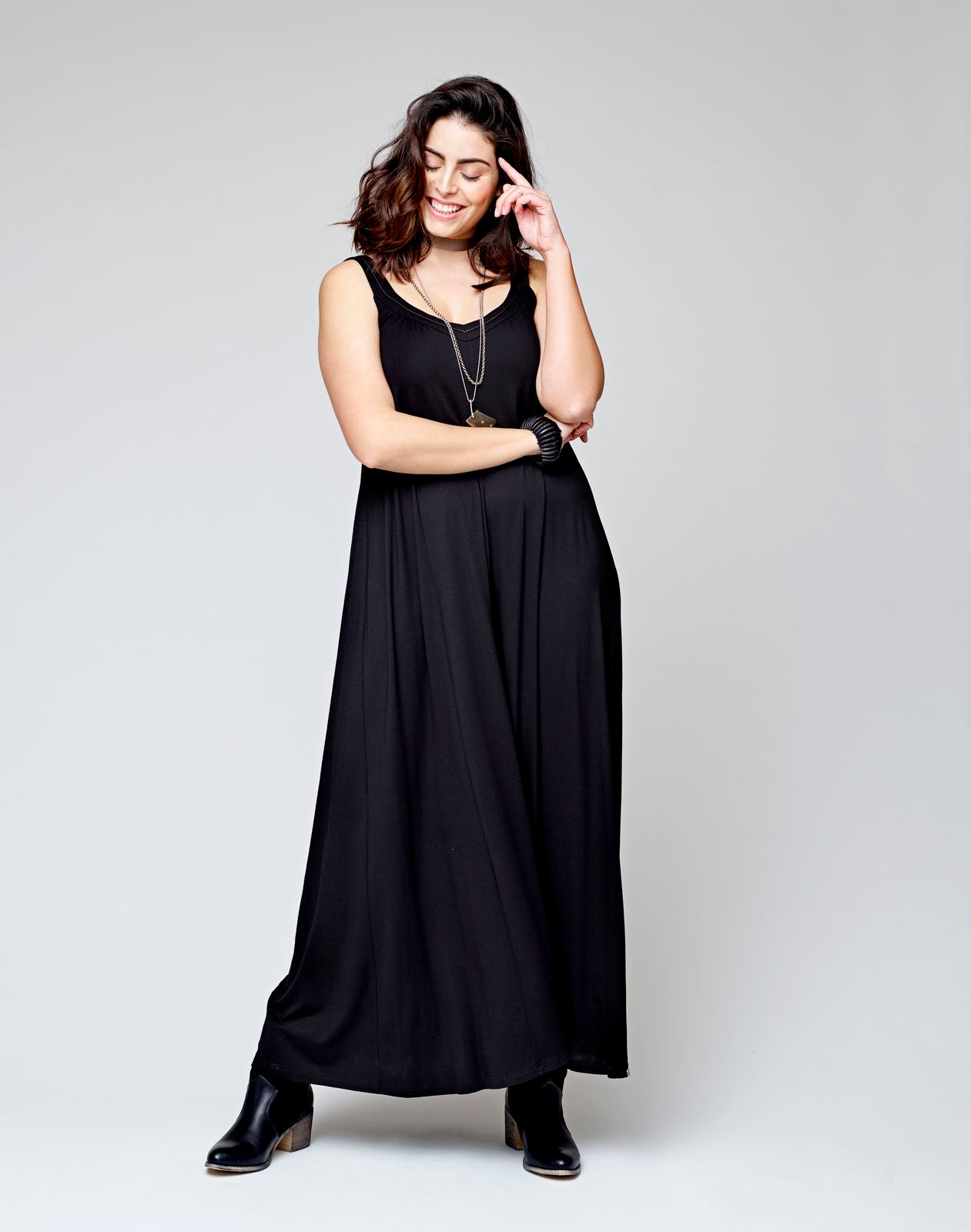 Que - Kallie síður hlýrakjóll