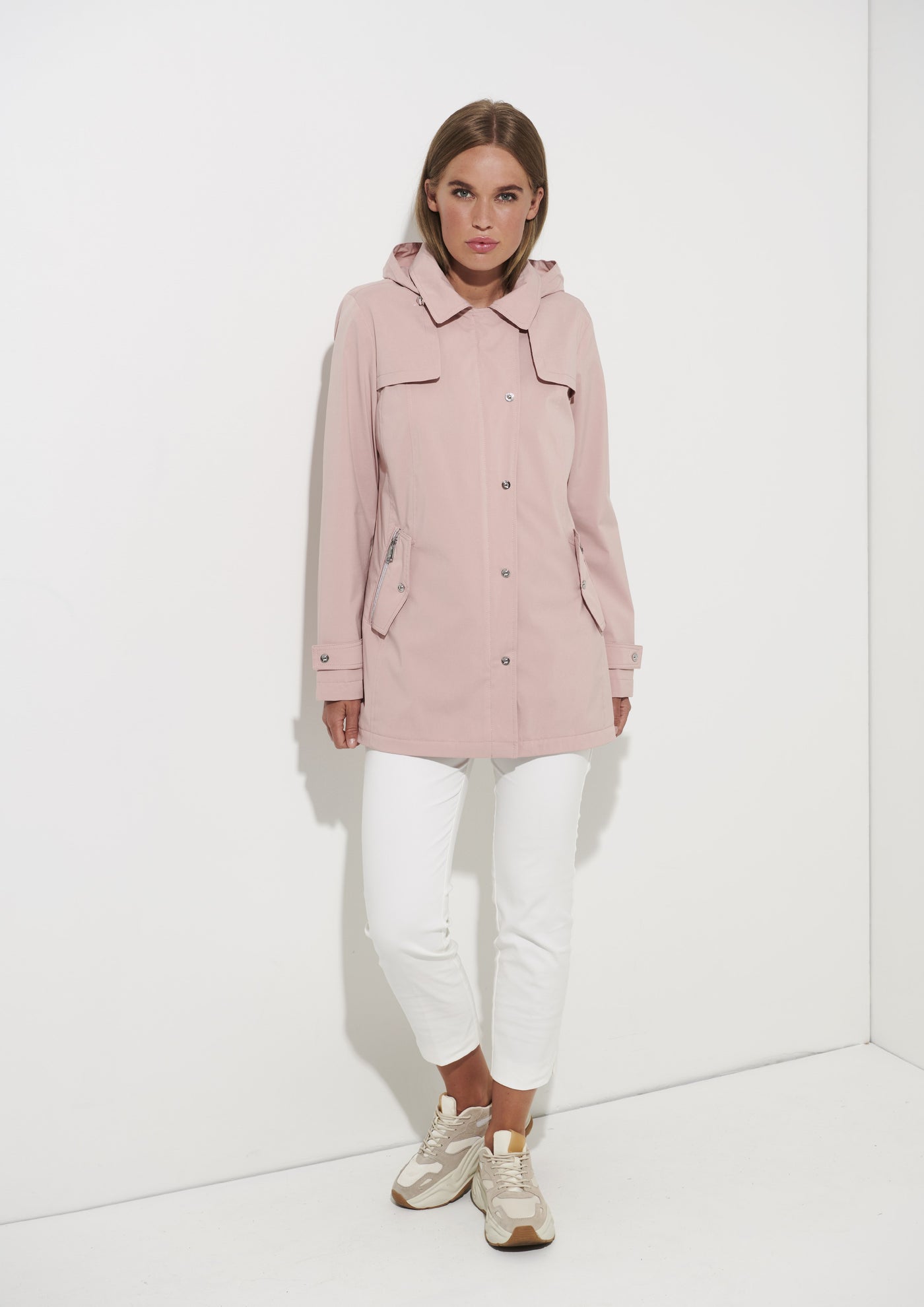 Frandsen - Sariah léttur jakki með lausri hettu