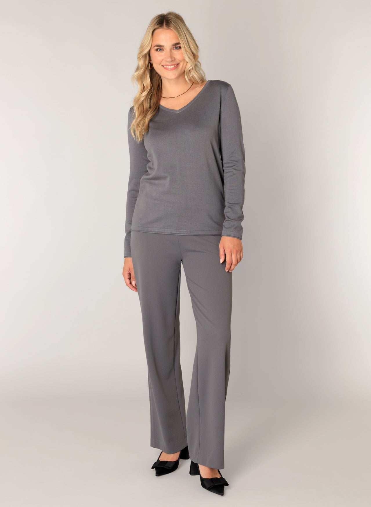 Yest - Base Level - Yola heil peysa