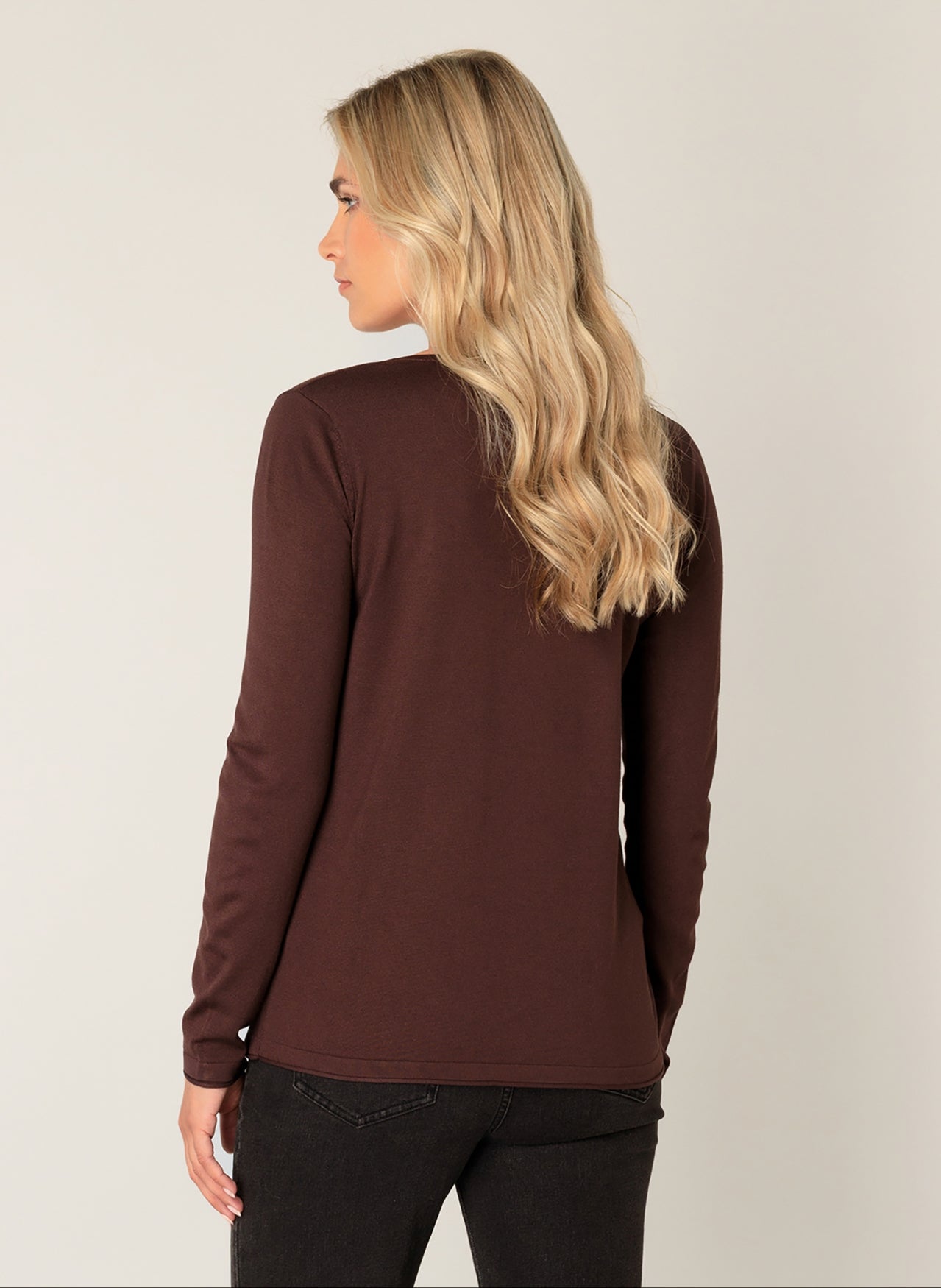 Yest - Base Level - Yola heil peysa