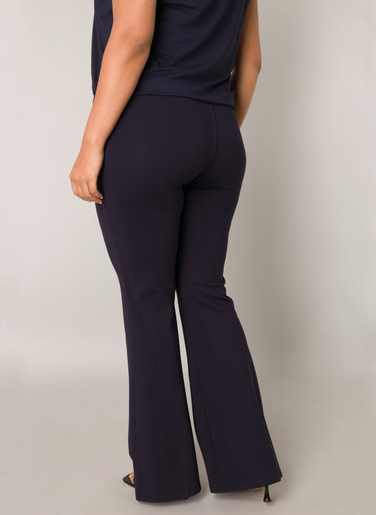 YestA - Base Level Curvy - Allie útvíðar treggings
