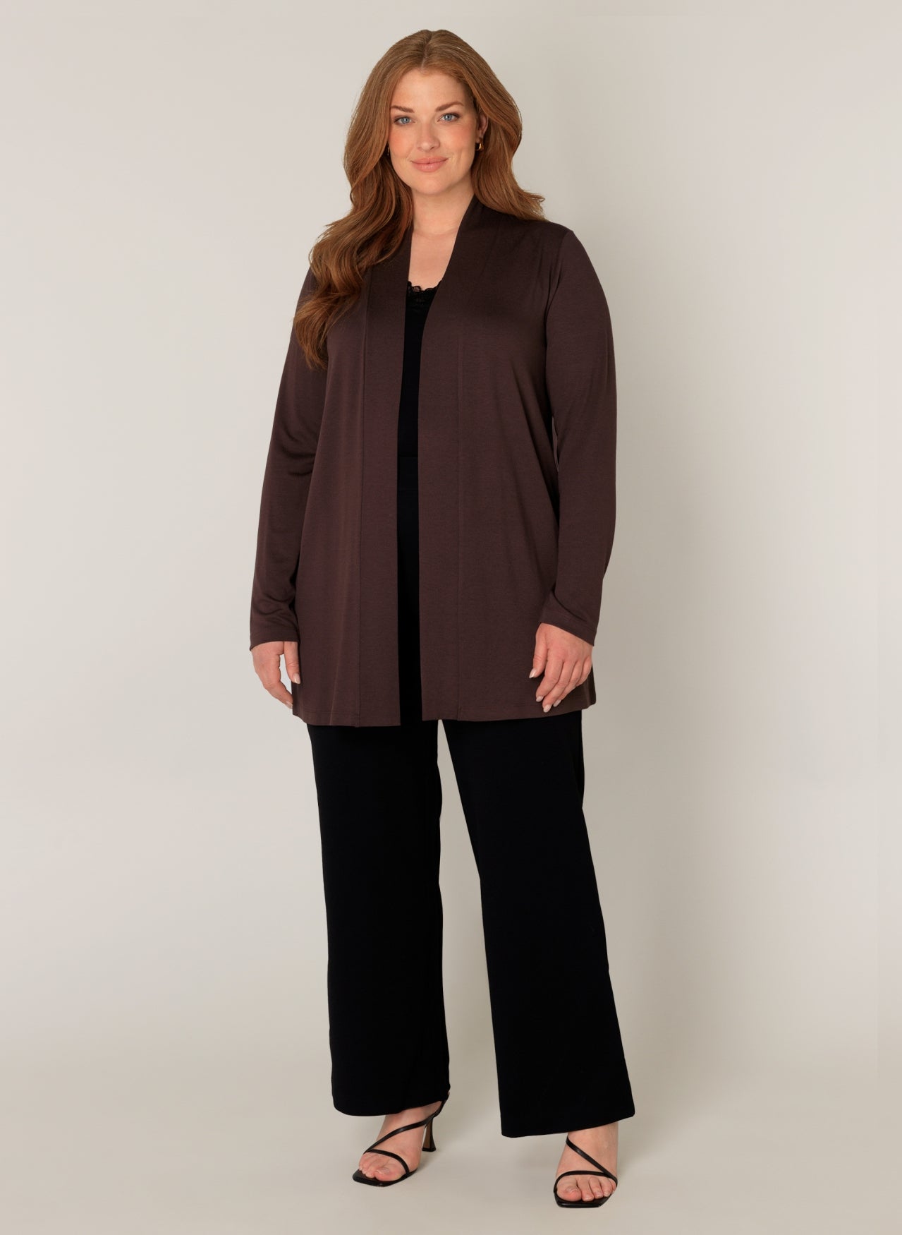 YestA - Base Level Curvy - Ayla, opin peysa