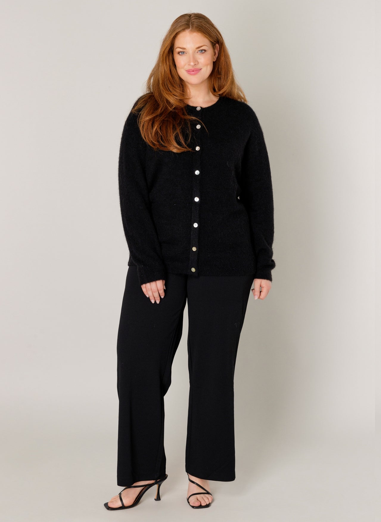 Yest Curve - Yulia hneppt peysa