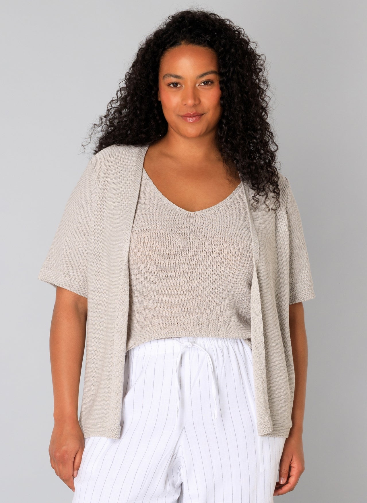 Yest Curve - Jitske Essential stutterma opin peysa