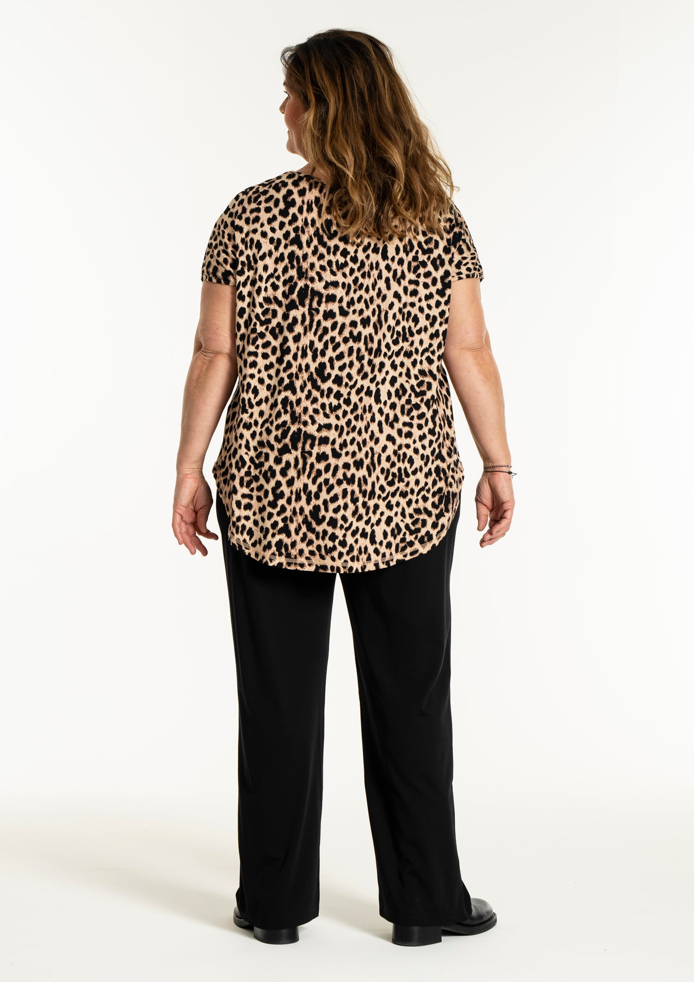 Gozzip - Gitte stuttermabolur með hlébarðamynstri