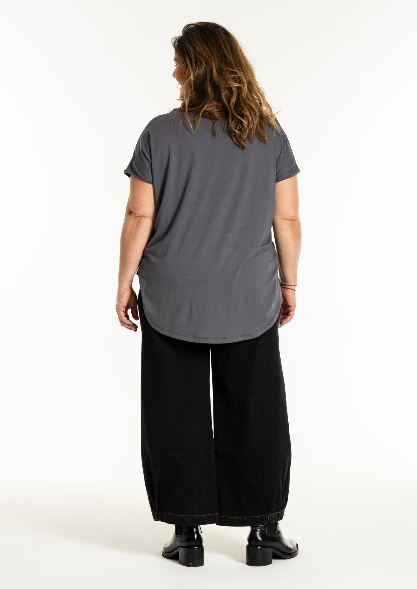 Gozzip - Gitte stuttermabolur með abstrakt blómamynstri