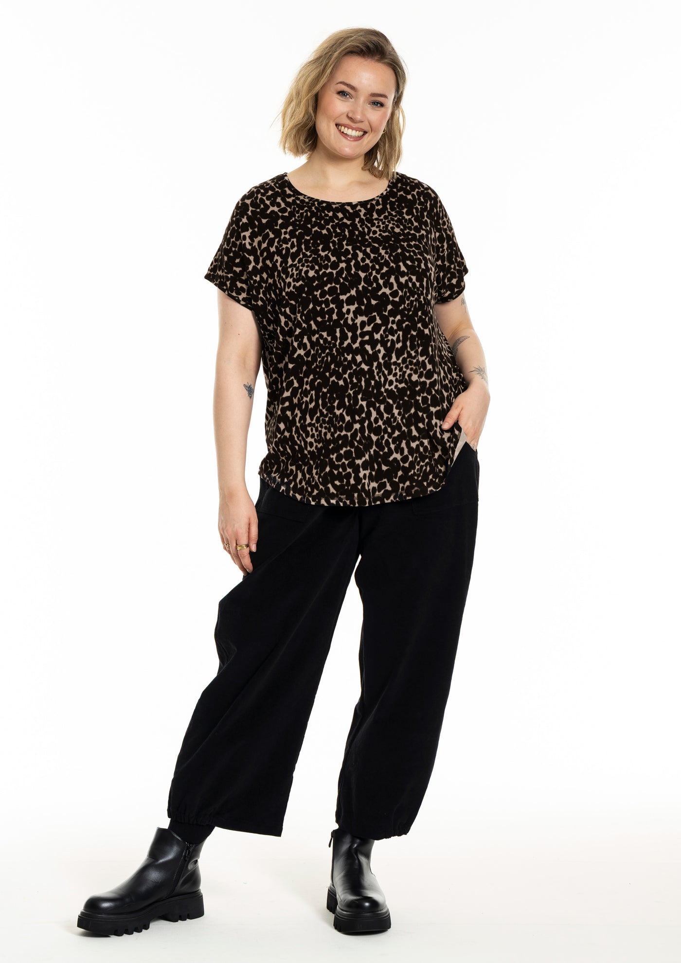 Gozzip - Gitte stuttermabolur með blettatígurs mynstri