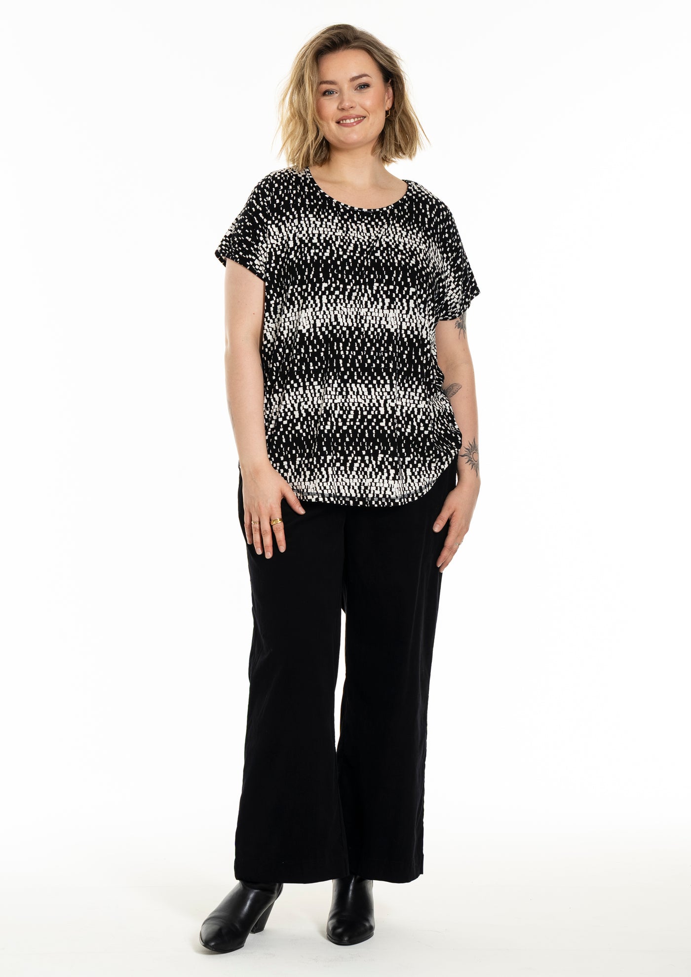 Gozzip - Gitte stuttermabolur svart/hvítt mynstur