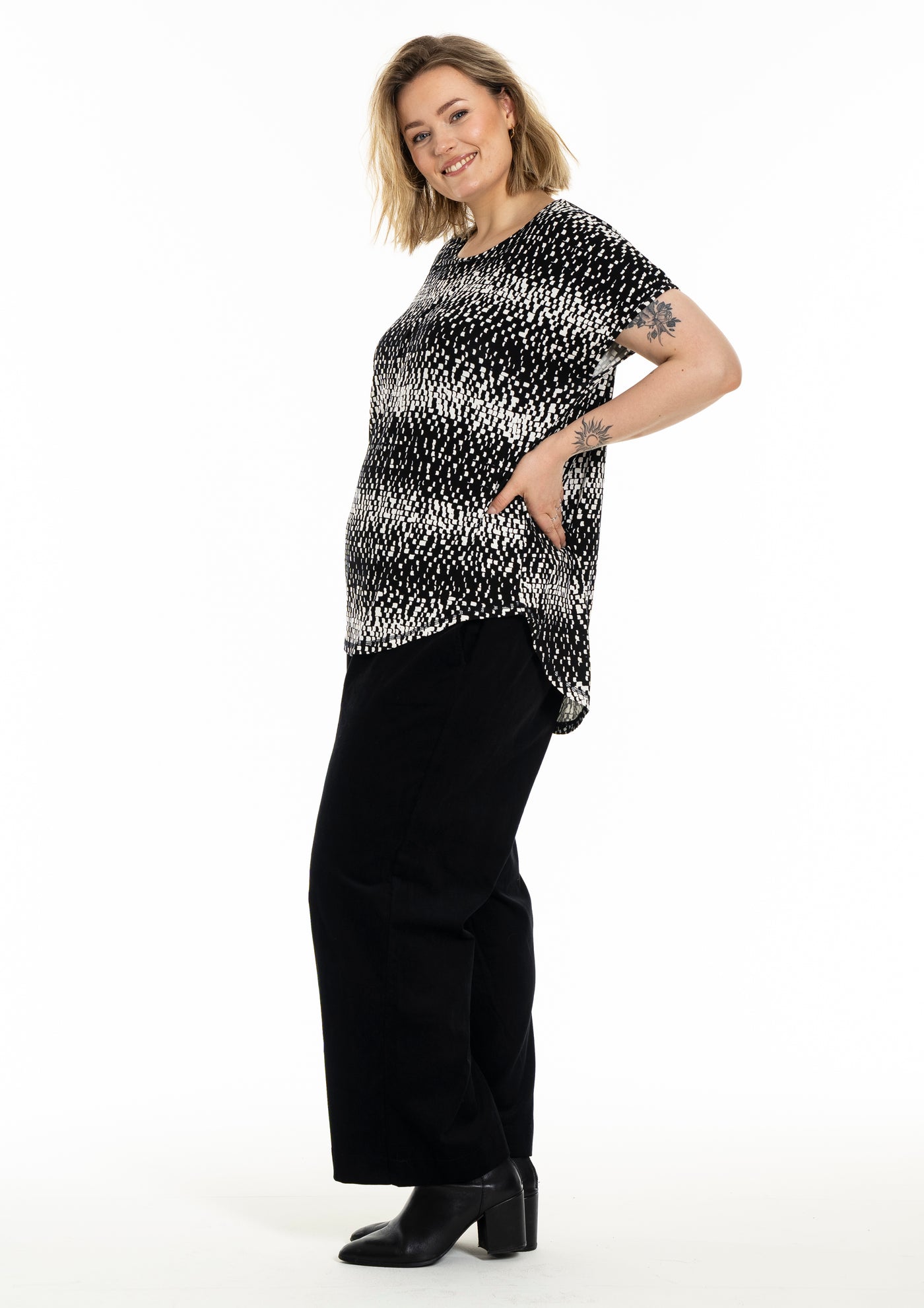 Gozzip - Gitte stuttermabolur svart/hvítt mynstur