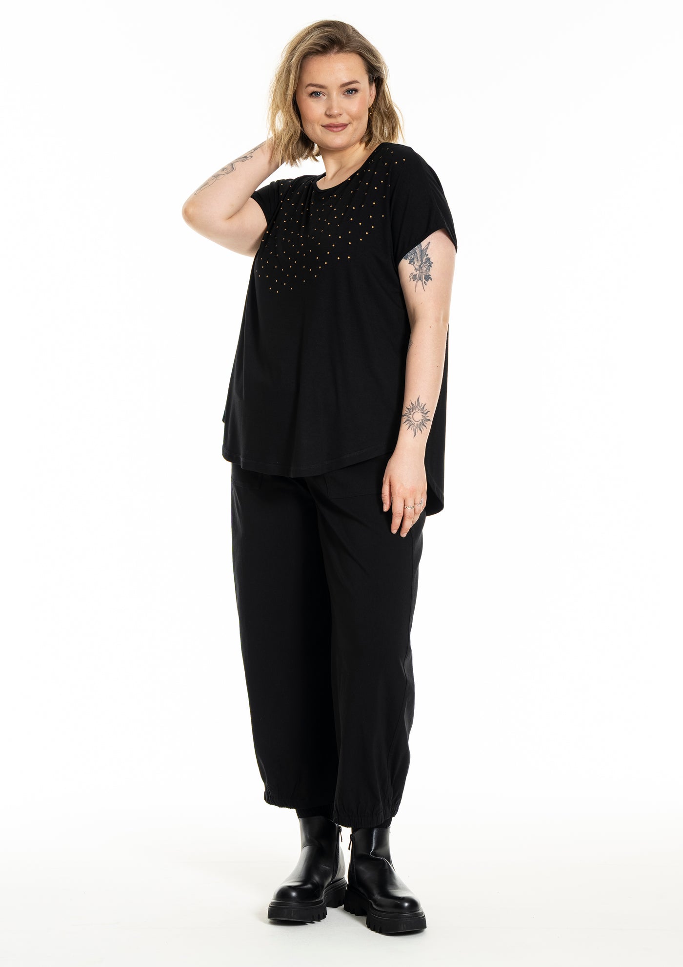 Gozzip - Gitte stuttermabolur með gylltum doppum