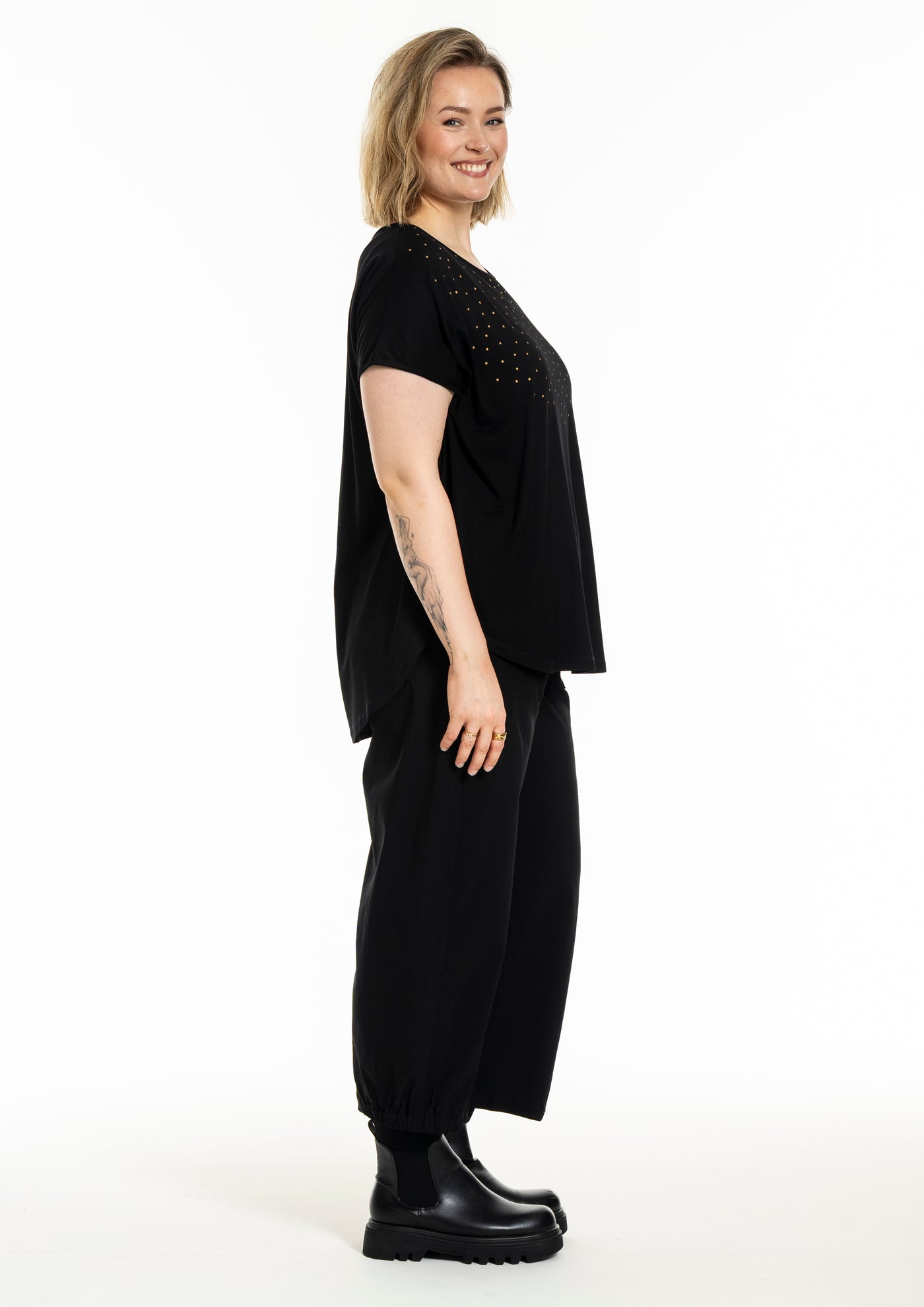 Gozzip - Gitte stuttermabolur með gylltum doppum