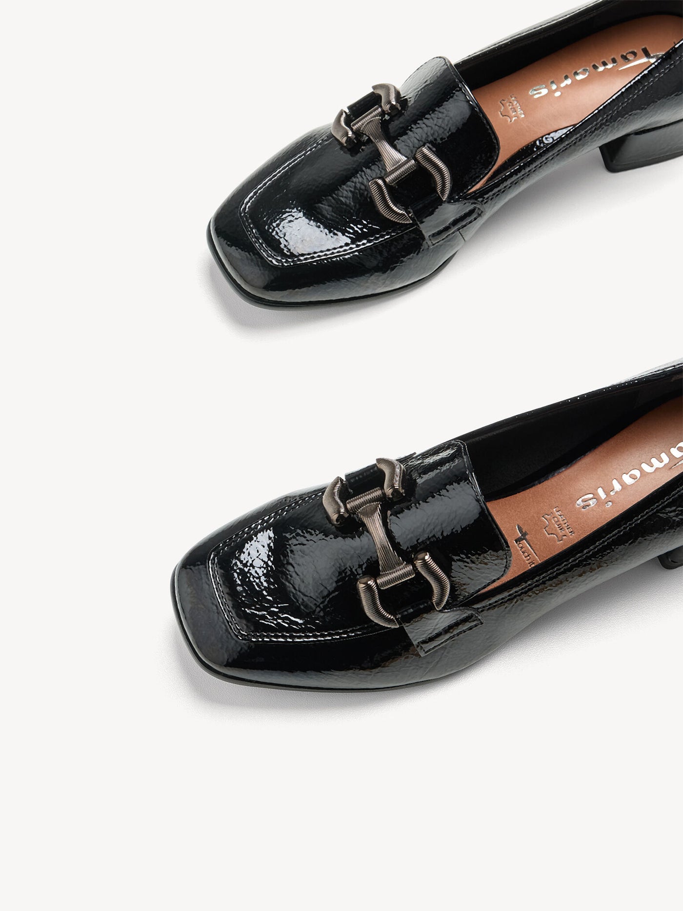 Tamaris - Leður mokkasínur með hæl og metal skrauti