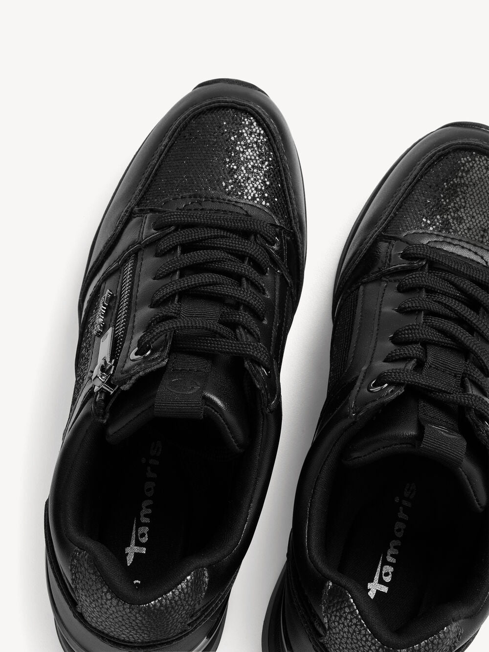 Tamaris - strigaskór með upphækkun og bling