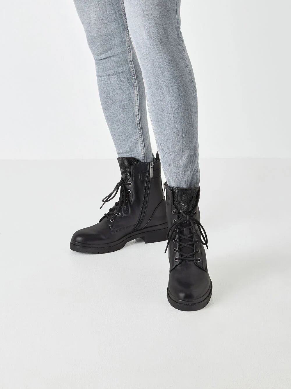 Tamaris - Ökklaskór með skrautsteinum